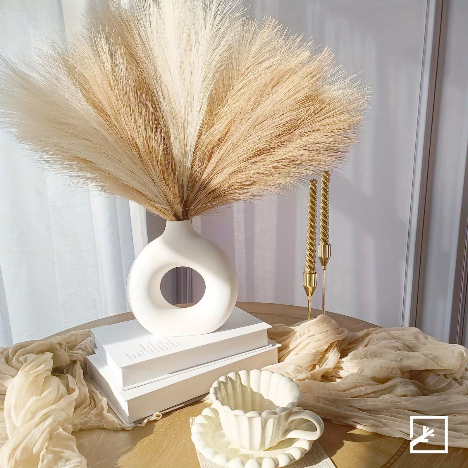 Enhance your decor with 6PCS artificial pampas grass! Perfect for DIY floral arrangements, weddings, or home and Christmas decorations. Elegant and long-lasting for any occasion!