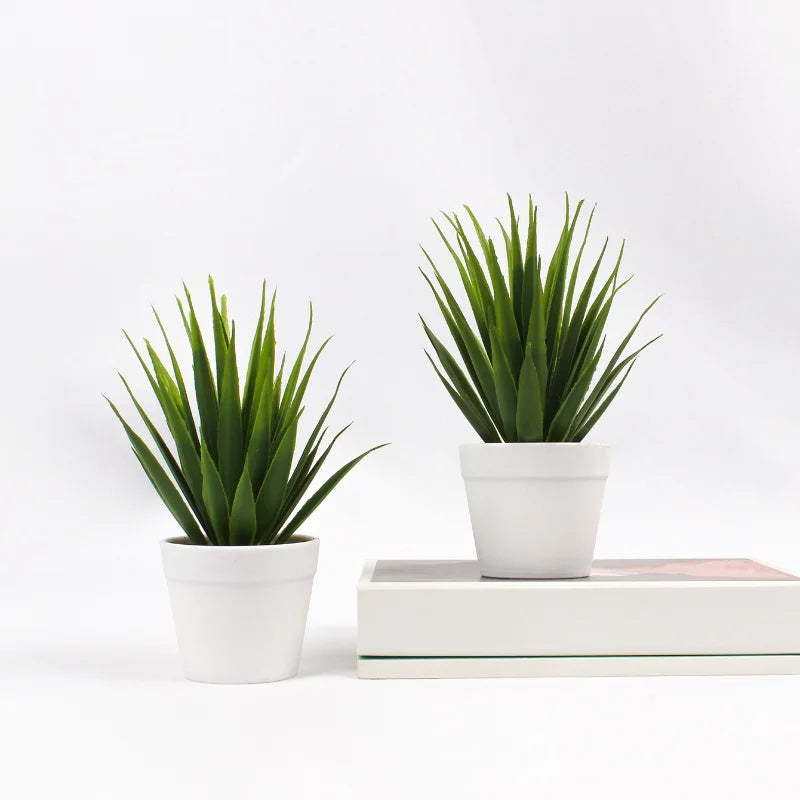 Durable potted plants for home decoration, perfect for offices, garden courtyards, or desk placement. Add life and charm to any space with a modern touch!