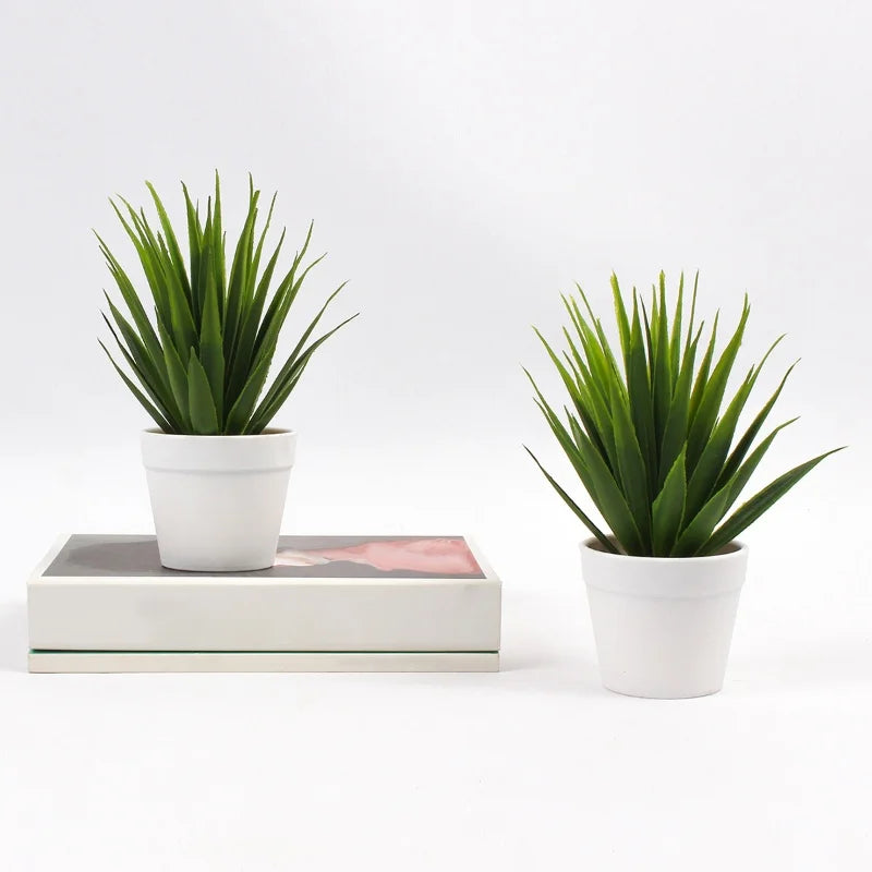 Durable potted plants for home decoration, perfect for offices, garden courtyards, or desk placement. Add life and charm to any space with a modern touch!