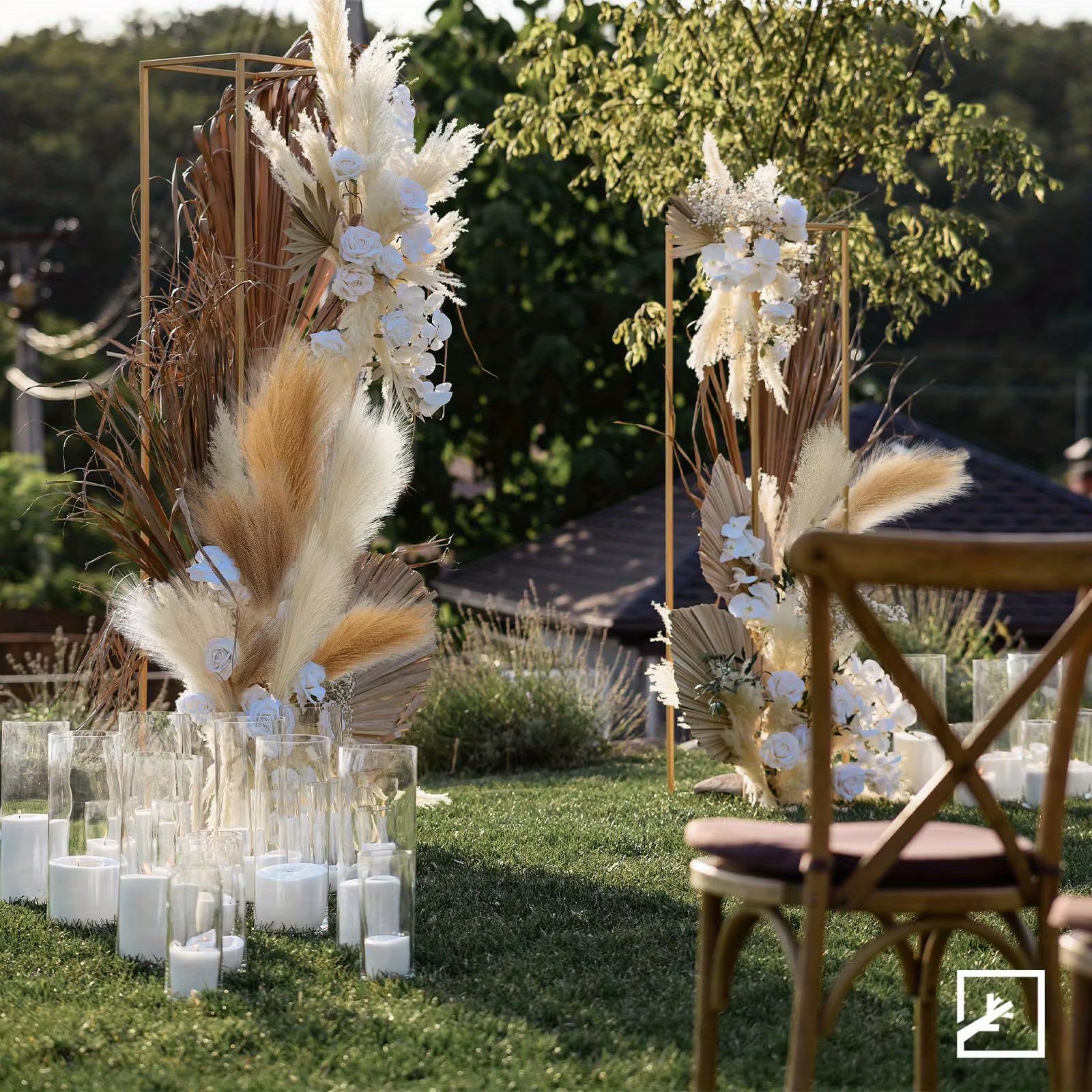 Enhance your decor with 6PCS artificial pampas grass! Perfect for DIY floral arrangements, weddings, or home and Christmas decorations. Elegant and long-lasting for any occasion!
